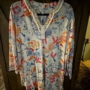 Chico's 3 Multicolor Floral V-Neck Top Brand New with tags
